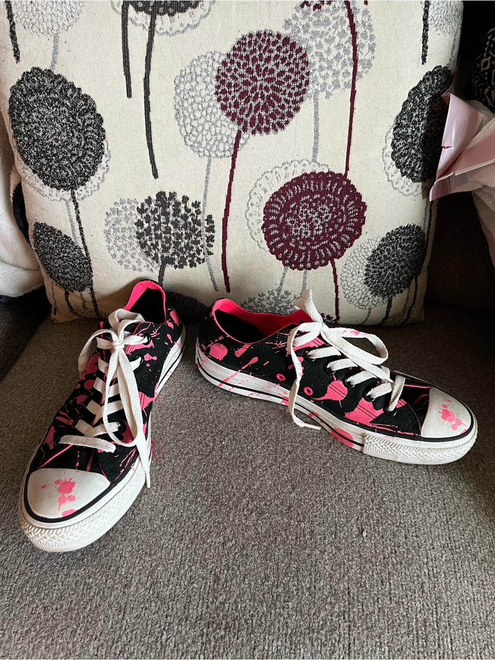Converse All Star Women’s Black Pink Paint Splatters Retro Low Top Shoe Size 8